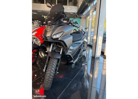 APRILIA 125 SR GT 1800 KMS 2025 COMME NEUF